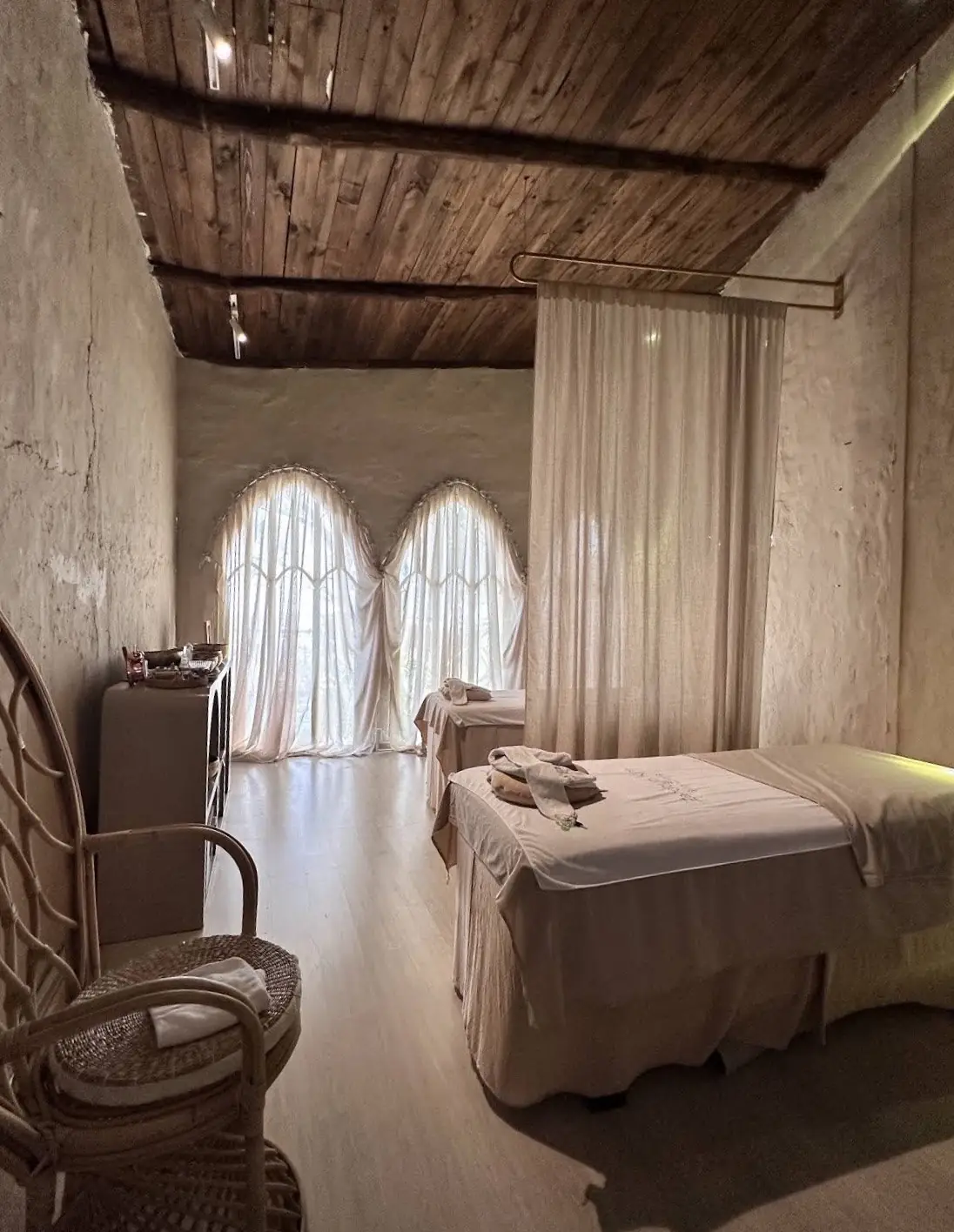 Double treatment room